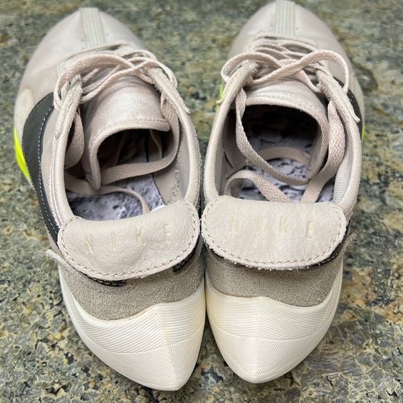 Nike Moon Racer String
Size 10.5
String/Black-Sail-Volt - Picture 9 of 9